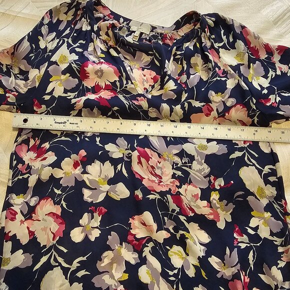 Women’s Joie 100% Silk Blue Floral Top, Small - Picture 4 of 6